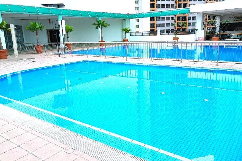 Yolo Budget Netflix Wifi 2.0 Pangsapuri Kuala Lumpur